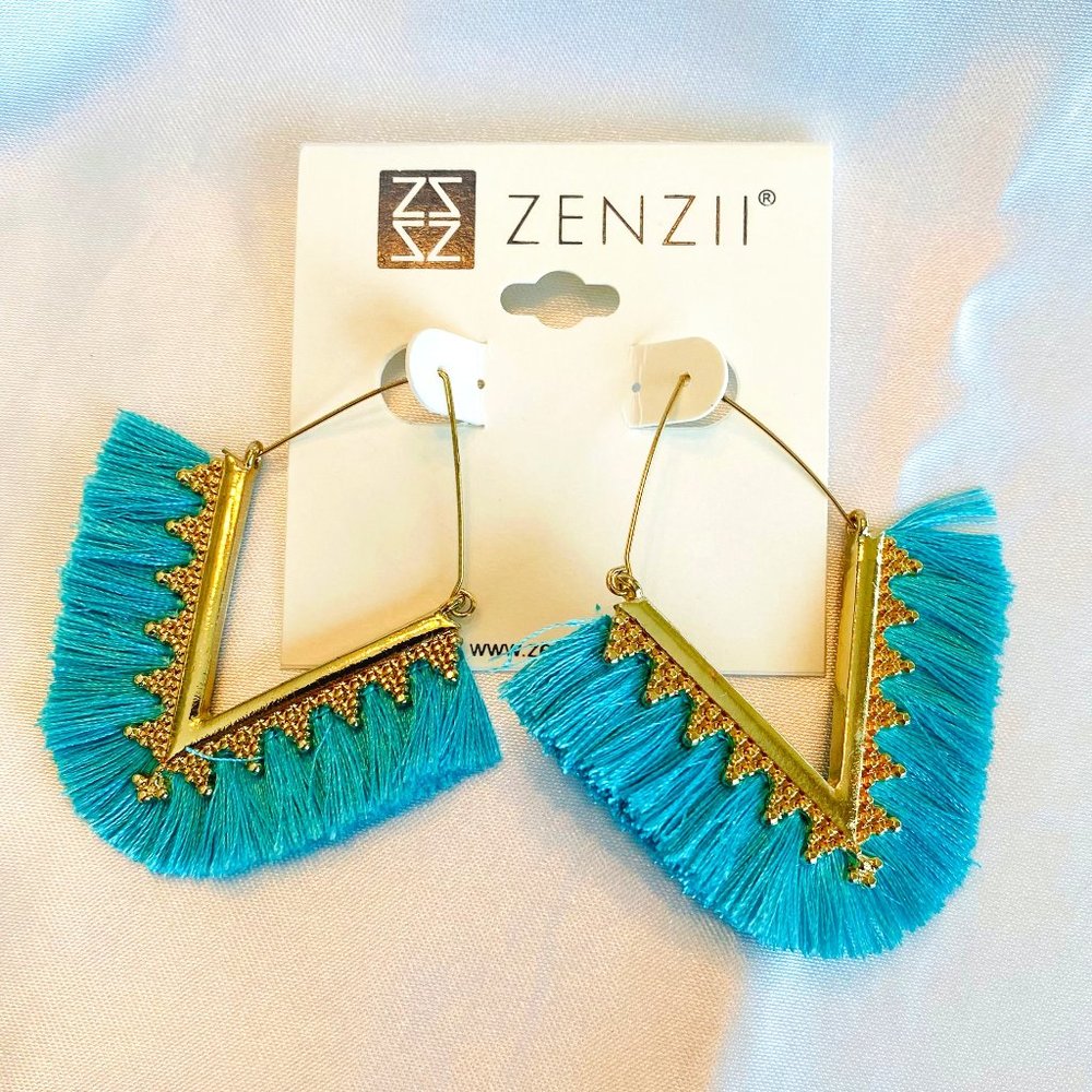 💎Turquoise & Goldtoned V-Drop Earring